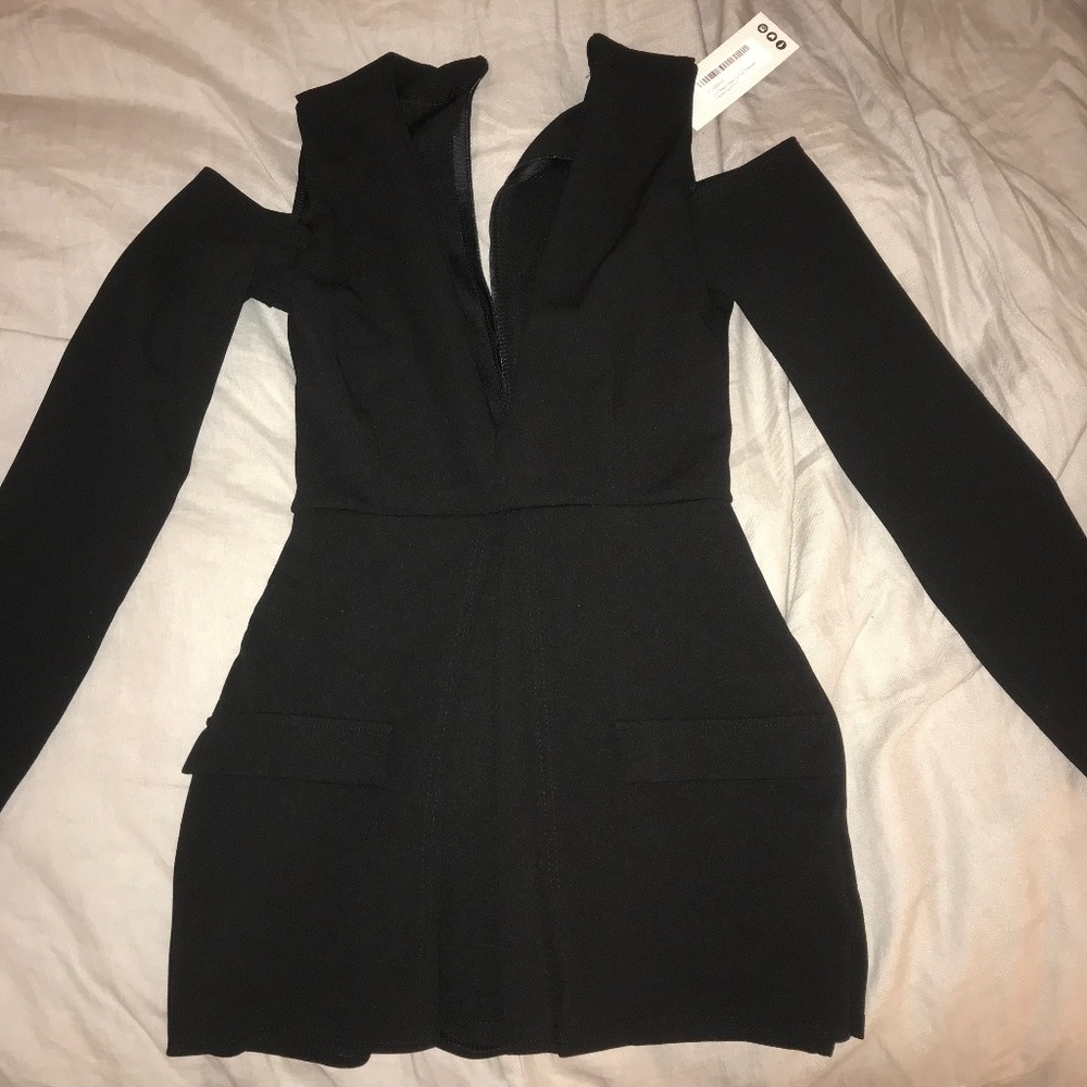 Boohoo BNWT cold shoulder black long sleeve romper
